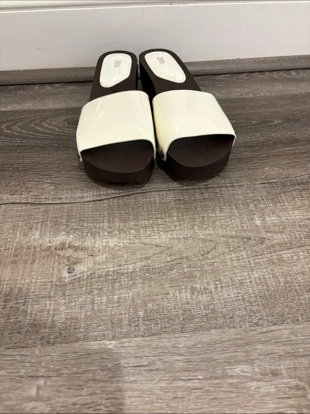Zara White Patent Slide Sandals with Dark Brown Platform - Picture 1 of 9